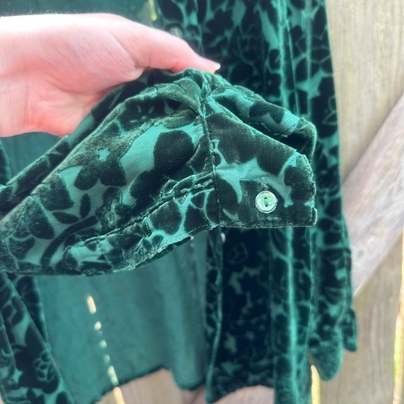 New York & Company Emerald Green Silk Blend Floral Velvet Burnout Button Down - Picture 2 of 5